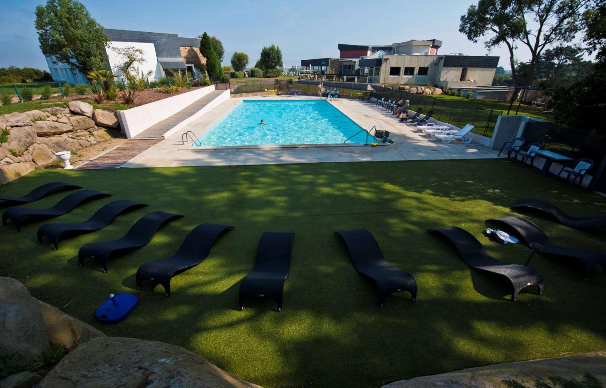 Brit Hotel Golfhotel Saint Samson Pleumeur-Bodou Exterior foto